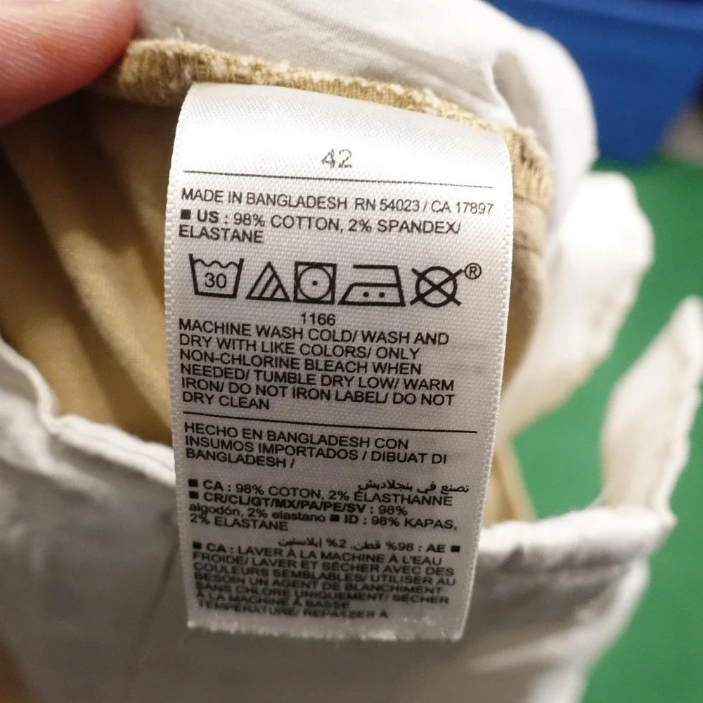 Old Navy Shorts Mens 42 Beige Chino‎ Slim Built-In Flex Cotton Spandex 9 Inseam